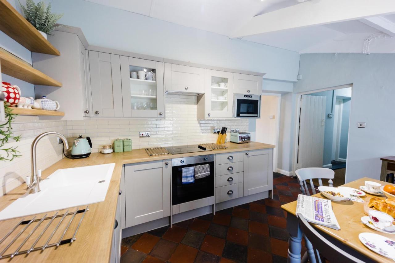 May Tree Cottage Manorbier 5 Mins From The Beach Sleeps 4 Esterno foto