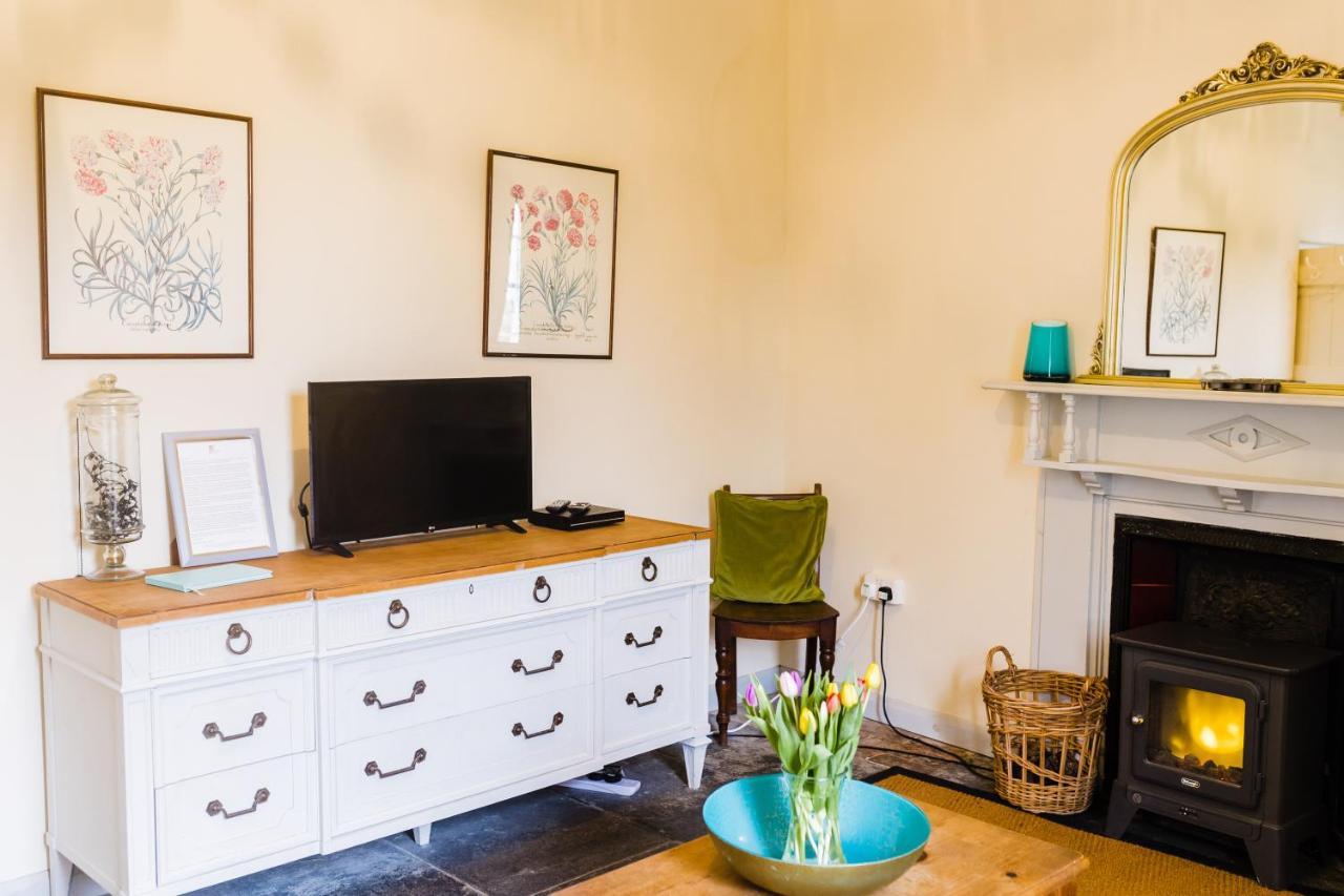 May Tree Cottage Manorbier 5 Mins From The Beach Sleeps 4 Esterno foto