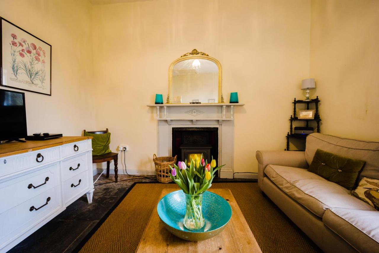 May Tree Cottage Manorbier 5 Mins From The Beach Sleeps 4 Esterno foto