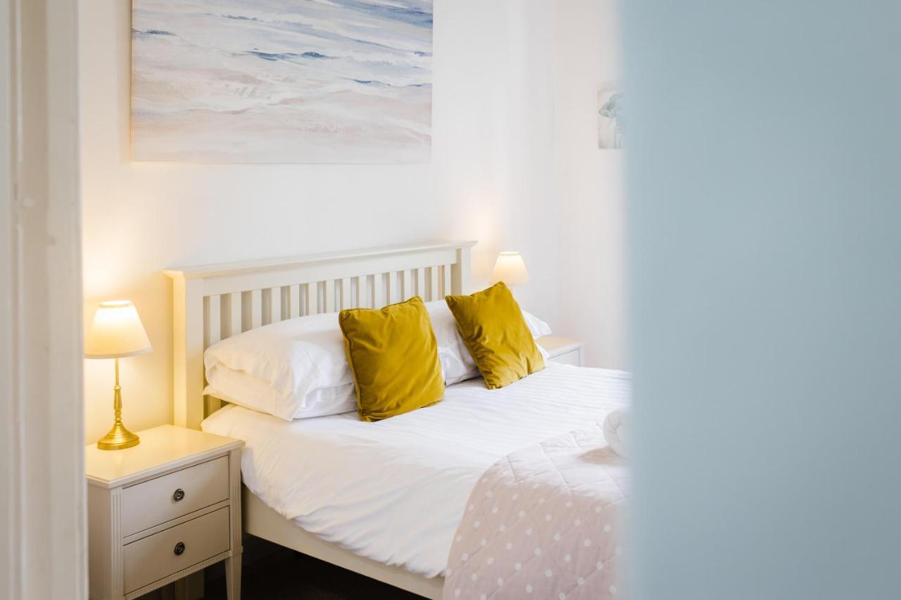 May Tree Cottage Manorbier 5 Mins From The Beach Sleeps 4 Esterno foto
